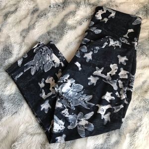 Old Navy Active High-Waisted Crop Leggings
